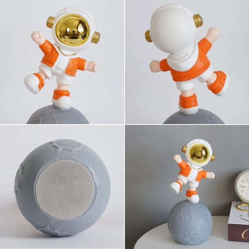 Moon Land Astro Kid Showpiece - Silver