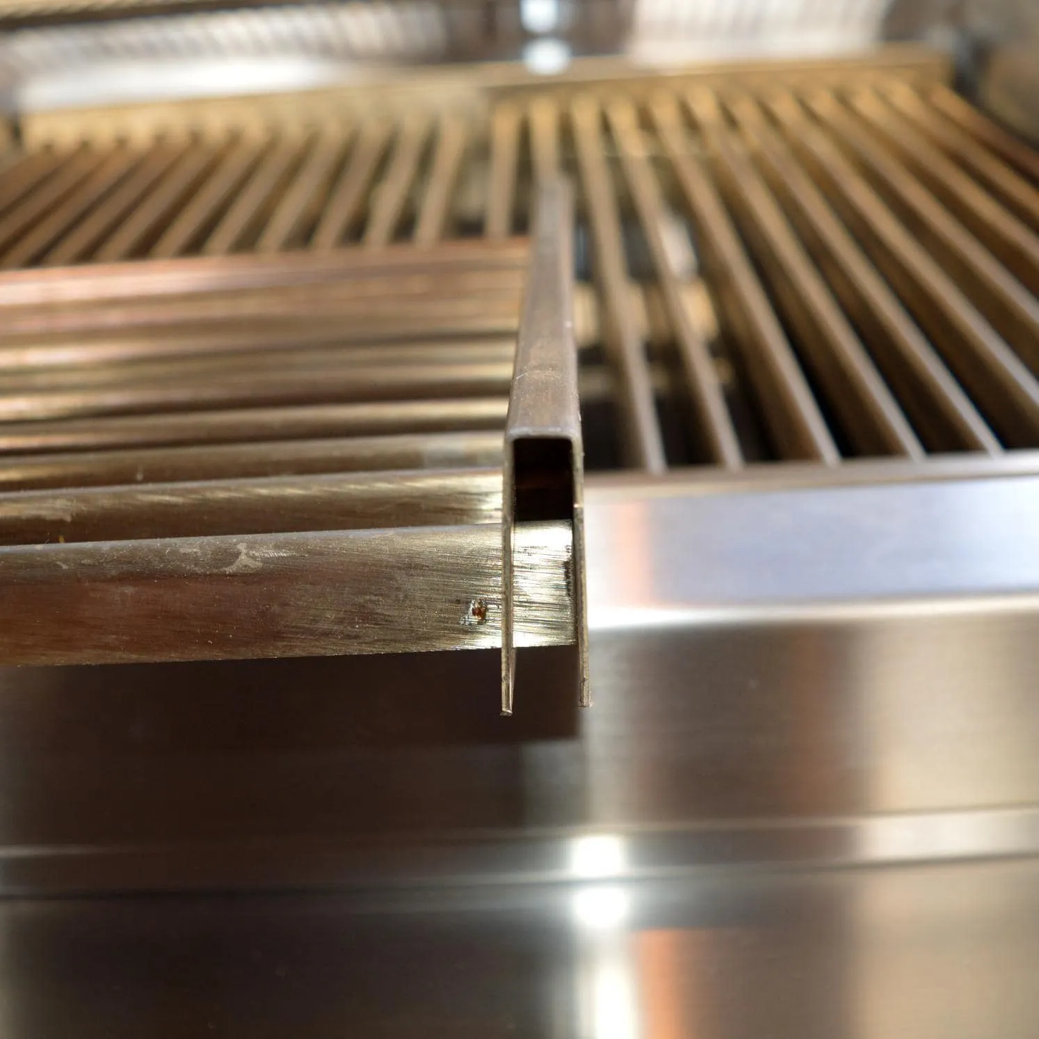 TEC Grills:  26" Sterling Patio On Stainless Pedestal With Side Shelves (46")